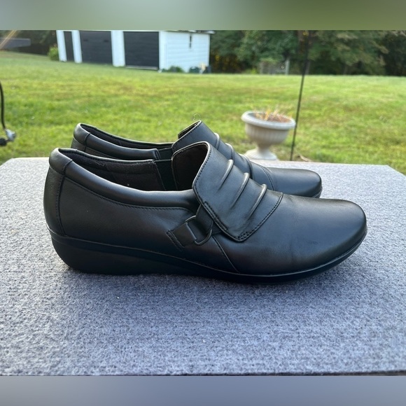 Clarks Shoes - Clarks Women’s Size 9.5 Hop Roxanne Black Slip On Shoes